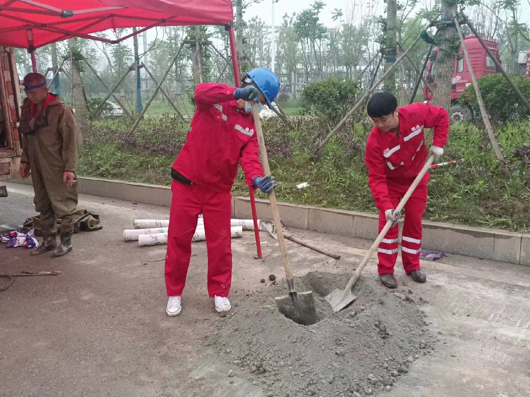 老城镇管道疏通哪家好】及时进行市政管道清淤